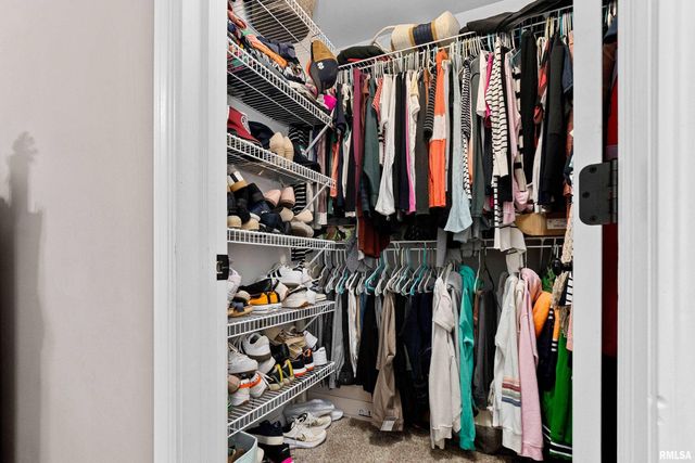 1107 DIXON Street, Washington, IL 61571