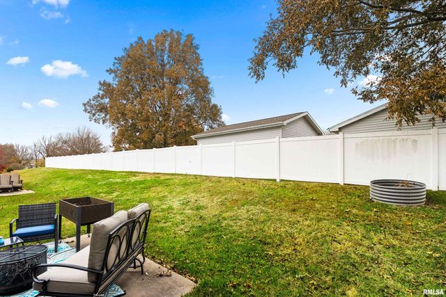 1107 DIXON Street, Washington, IL 61571