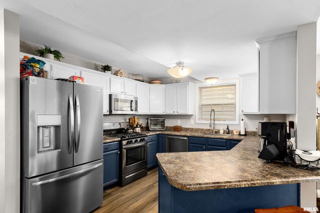 1107 DIXON Street, Washington, IL 61571