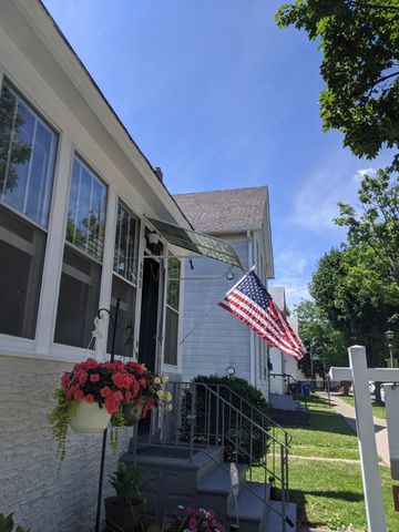 680 Juno Avenue, Saint Paul, MN 55102