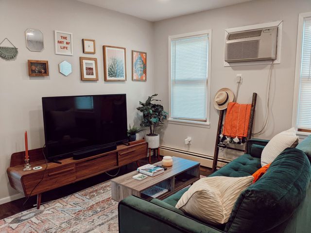 680 Juno Avenue, Saint Paul, MN 55102