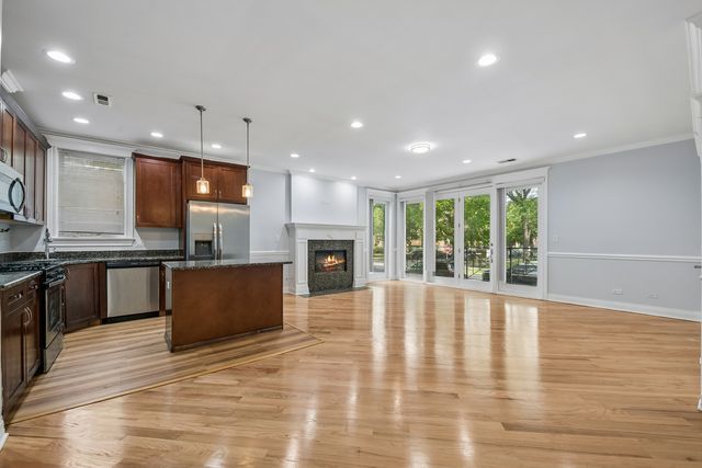 6454 N SACRAMENTO Avenue 1, Chicago, IL 60645