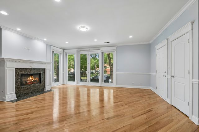 6454 N SACRAMENTO Avenue 1, Chicago, IL 60645