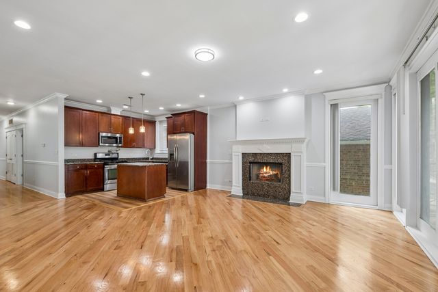 6454 N SACRAMENTO Avenue 1, Chicago, IL 60645