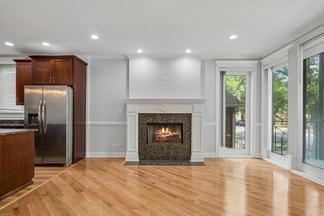 6454 N SACRAMENTO Avenue 1, Chicago, IL 60645
