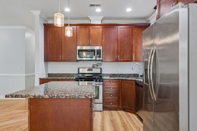 6454 N SACRAMENTO Avenue 1, Chicago, IL 60645