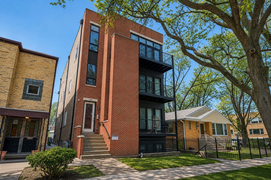 6454 N SACRAMENTO Avenue 1, Chicago, IL 60645
