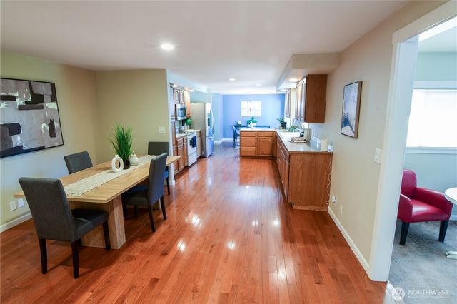 8435 NE 147th Place, Kenmore, WA 98028