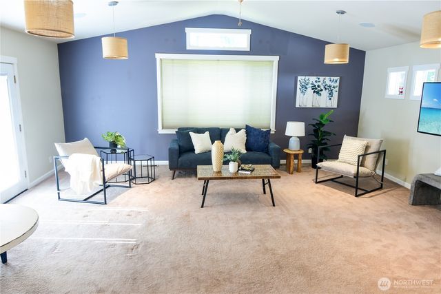 8435 NE 147th Place, Kenmore, WA 98028