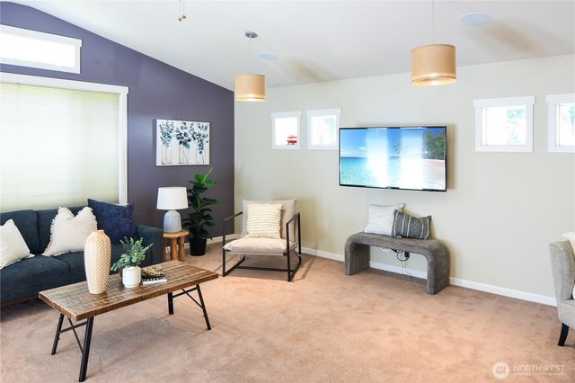 8435 NE 147th Place, Kenmore, WA 98028