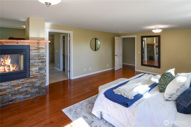 8435 NE 147th Place, Kenmore, WA 98028