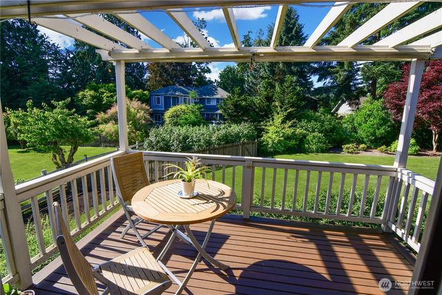 8435 NE 147th Place, Kenmore, WA 98028