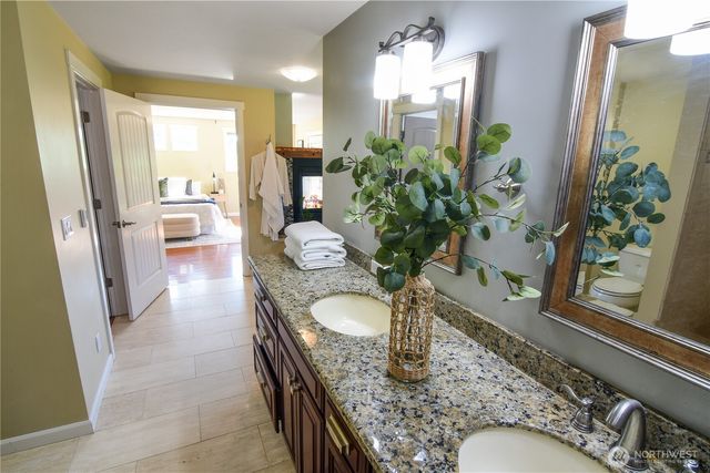 8435 NE 147th Place, Kenmore, WA 98028