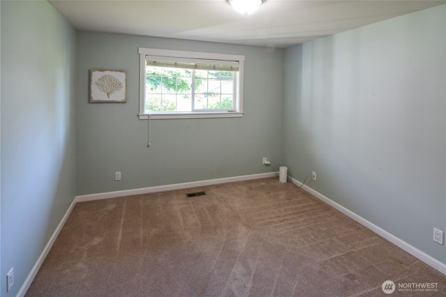 8435 NE 147th Place, Kenmore, WA 98028