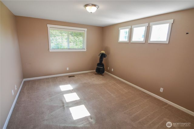 8435 NE 147th Place, Kenmore, WA 98028