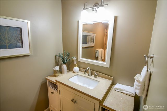 8435 NE 147th Place, Kenmore, WA 98028