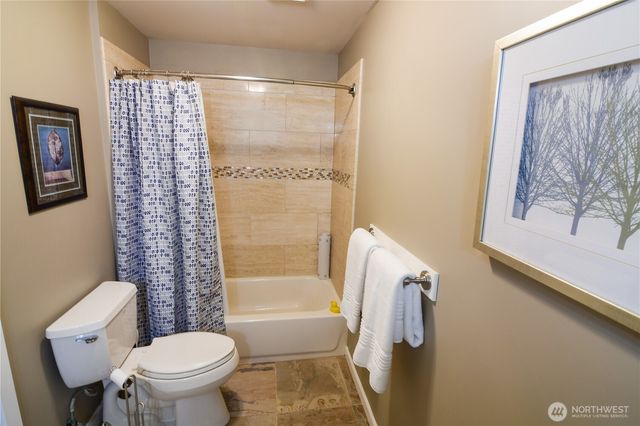 8435 NE 147th Place, Kenmore, WA 98028