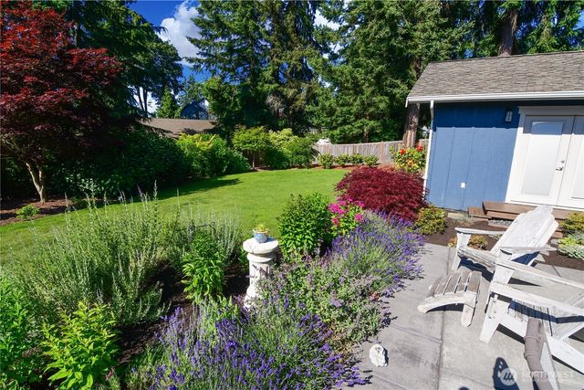 8435 NE 147th Place, Kenmore, WA 98028
