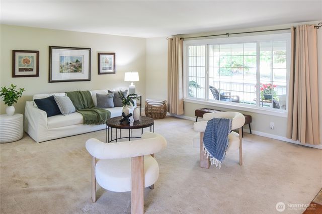 8435 NE 147th Place, Kenmore, WA 98028