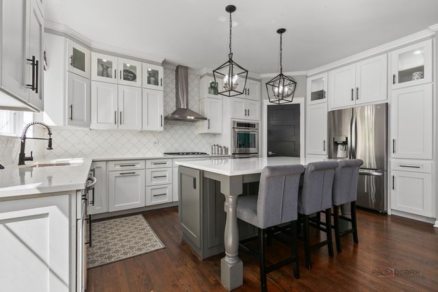 7510 Clarewood Lane, Gurnee, IL 60031