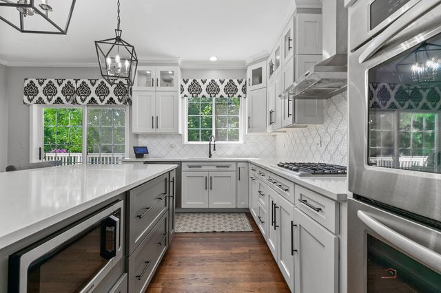 7510 Clarewood Lane, Gurnee, IL 60031