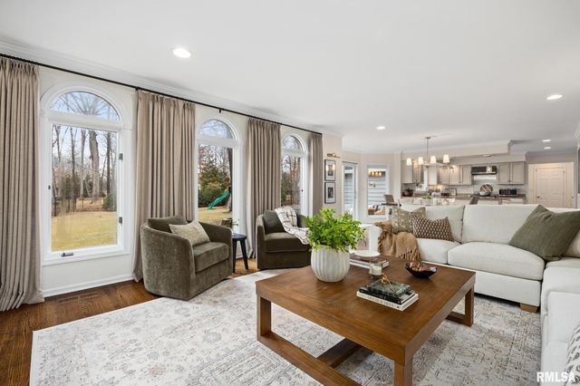 9711 N Cherrybark Court, Peoria, IL 61615