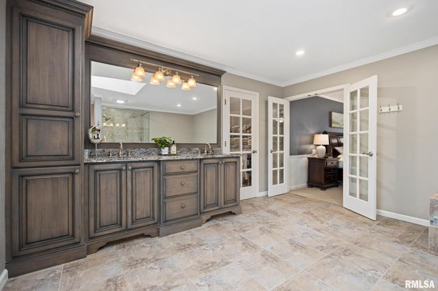 9711 N Cherrybark Court, Peoria, IL 61615