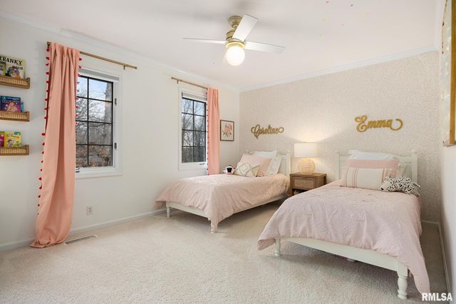 9711 N Cherrybark Court, Peoria, IL 61615