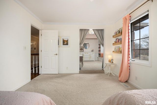 9711 N Cherrybark Court, Peoria, IL 61615