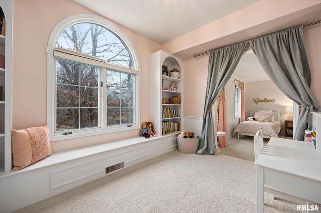 9711 N Cherrybark Court, Peoria, IL 61615