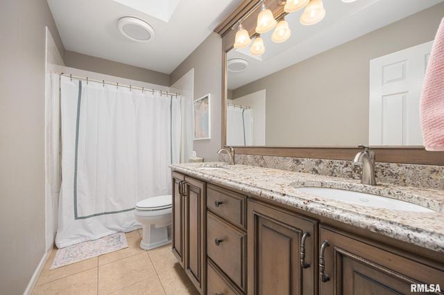 9711 N Cherrybark Court, Peoria, IL 61615