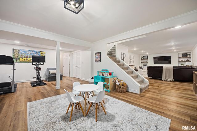 9711 N Cherrybark Court, Peoria, IL 61615