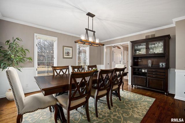 9711 N Cherrybark Court, Peoria, IL 61615