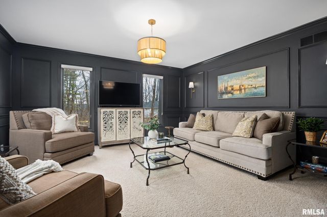 9711 N Cherrybark Court, Peoria, IL 61615