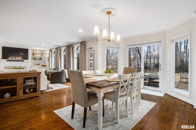 9711 N Cherrybark Court, Peoria, IL 61615