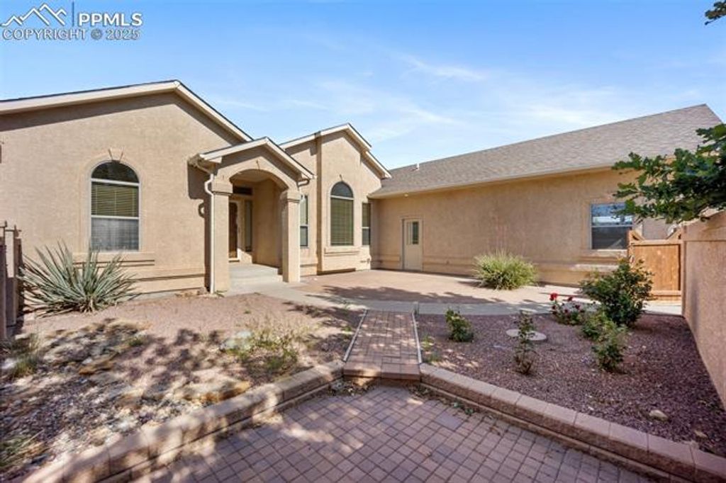 181 W Linden Avenue, Pueblo West, CO 81007 — photo 4