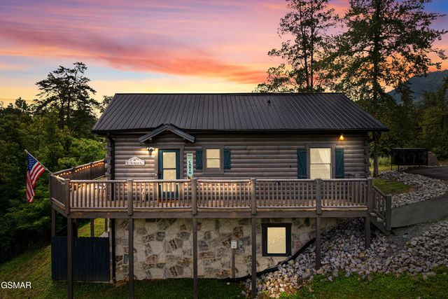 705 Rondayview Lane, Sevierville, TN 37876
