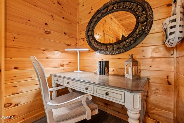 705 Rondayview Lane, Sevierville, TN 37876