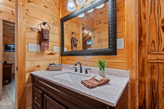 705 Rondayview Lane, Sevierville, TN 37876