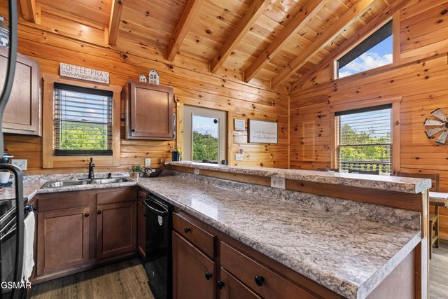 705 Rondayview Lane, Sevierville, TN 37876