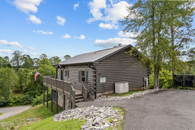 705 Rondayview Lane, Sevierville, TN 37876