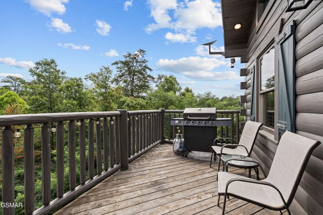 705 Rondayview Lane, Sevierville, TN 37876