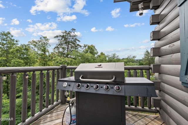 705 Rondayview Lane, Sevierville, TN 37876