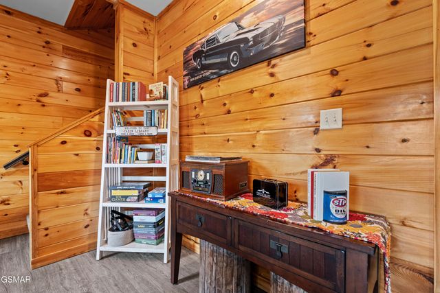 705 Rondayview Lane, Sevierville, TN 37876