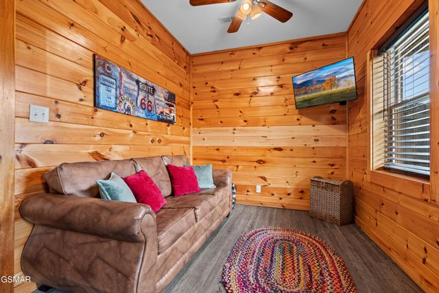 705 Rondayview Lane, Sevierville, TN 37876
