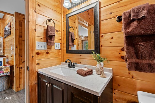 705 Rondayview Lane, Sevierville, TN 37876