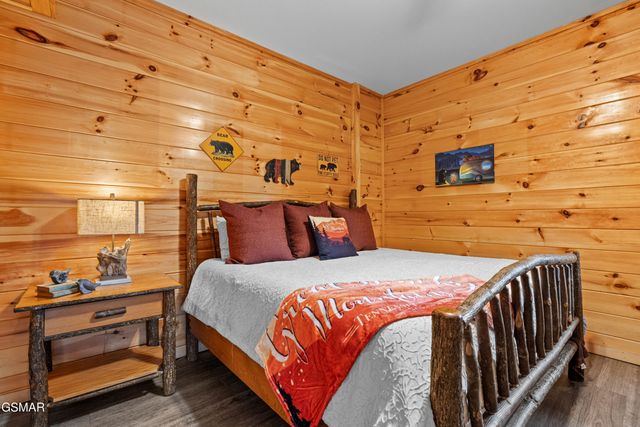 705 Rondayview Lane, Sevierville, TN 37876