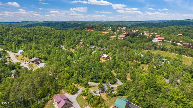705 Rondayview Lane, Sevierville, TN 37876