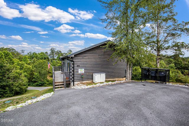 705 Rondayview Lane, Sevierville, TN 37876