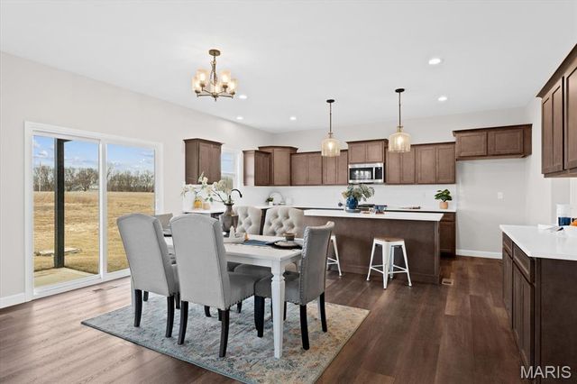 707 Bridgeway Drive, O'fallon, IL 62269